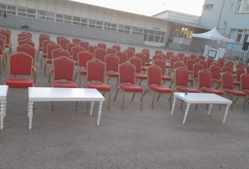 Kiralık Sandalye Örtüsü: Etkinliklerinizi Şıklıkla Tamamlayın